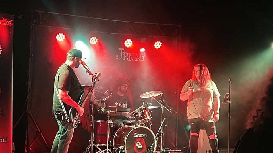 Losing Jenny Band is ROCKING out tonight!! ๐ธ๐ฅ๐ค๐ฝTGIF!